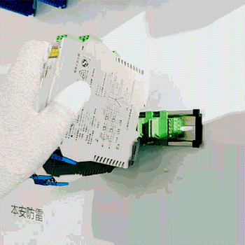 一进三出 温度传感器输入，4~20mA、继电器输出报警设定隔离式安全栅